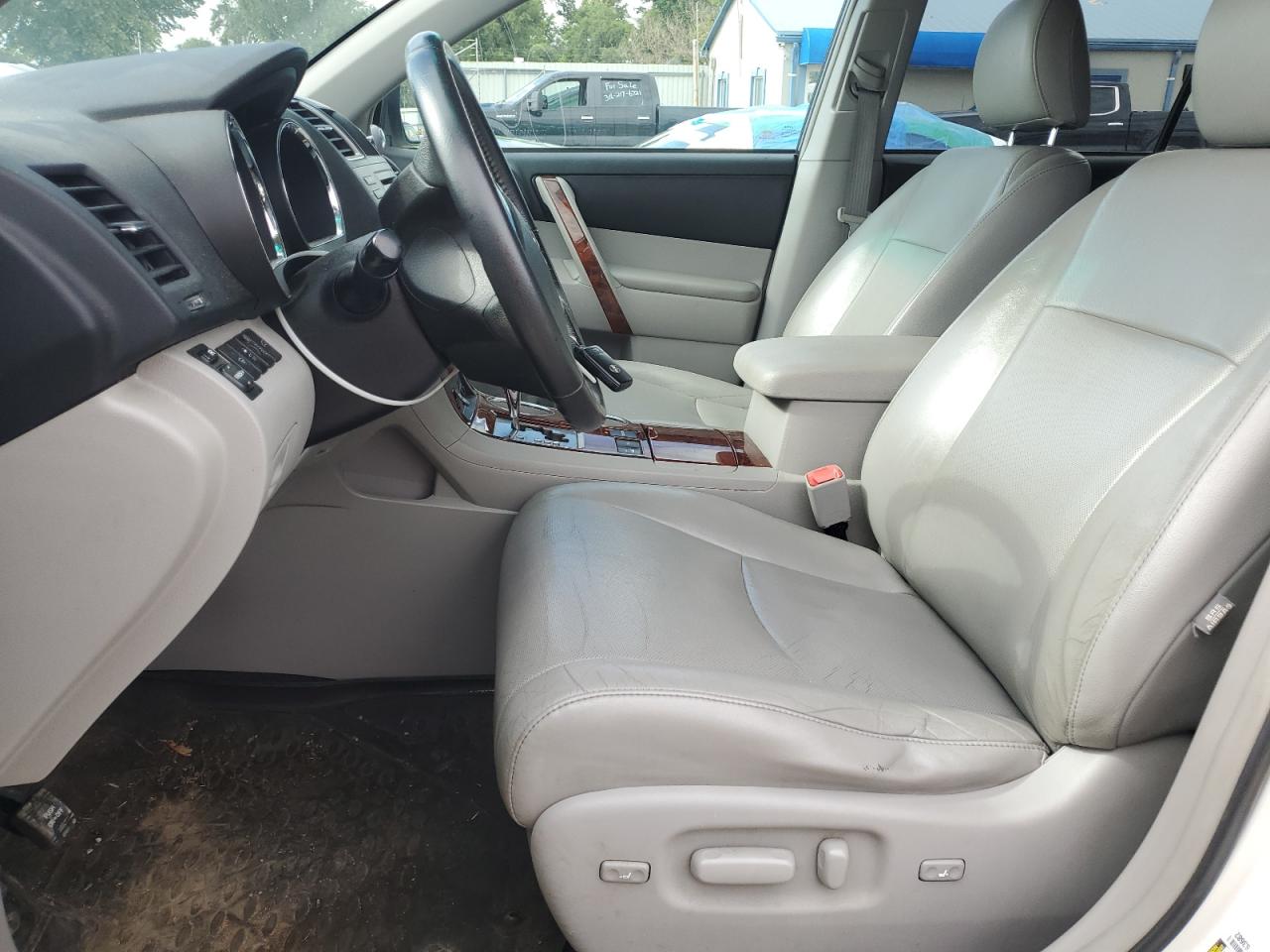 TOYOTA HIGHLANDER LIMITED