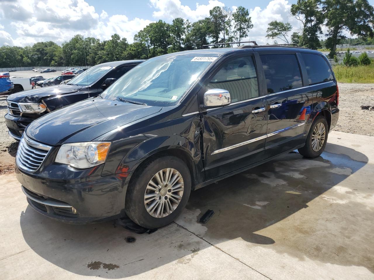 CHRYSLER TOWN & COUNTRY TOURING L