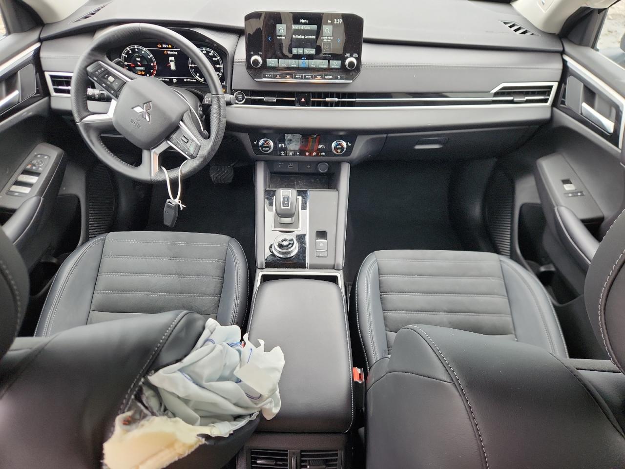 MITSUBISHI OUTLANDER SE