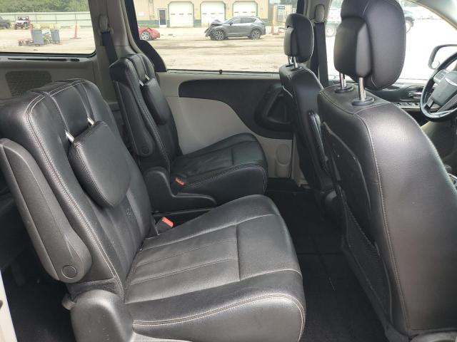 2015 CHRYSLER TOWN & COU 2C4RC1BG3FR562973
