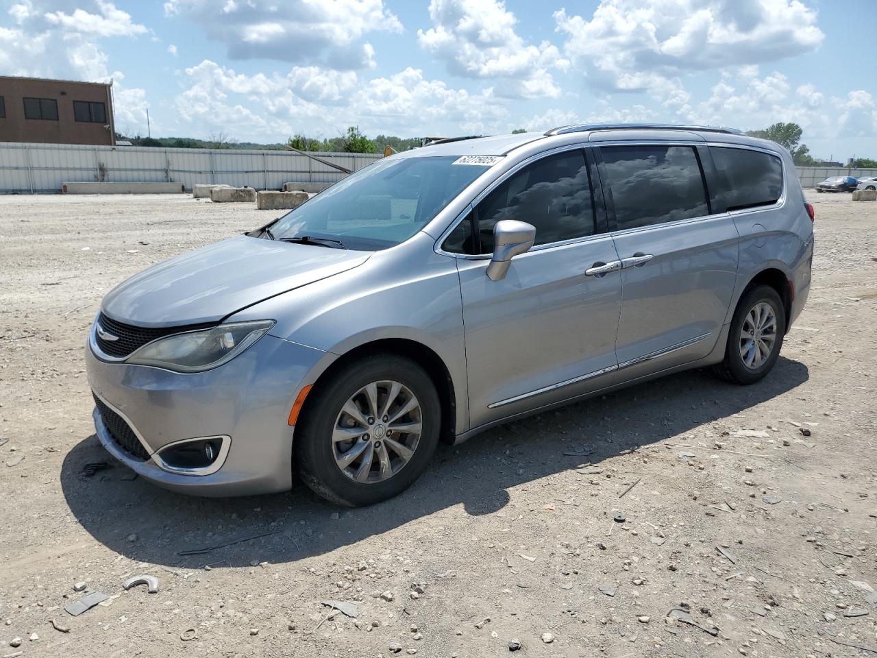 CHRYSLER PACIFICA TOURING L