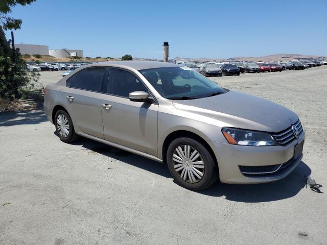 2015 VOLKSWAGEN PASSAT S - 1VWAT7A32FC009915