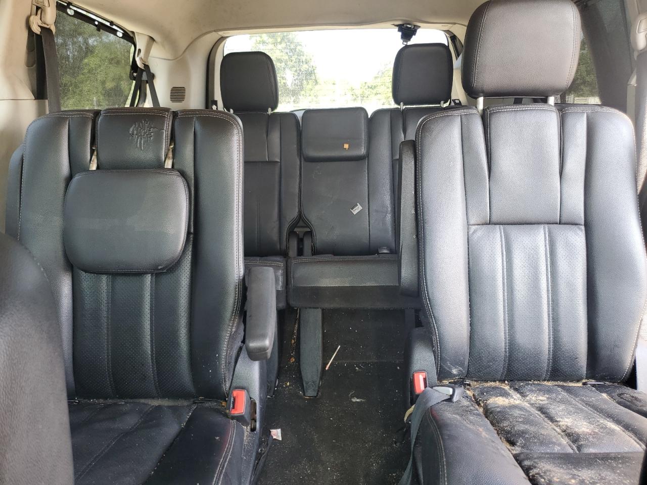 CHRYSLER TOWN & COUNTRY TOURING L