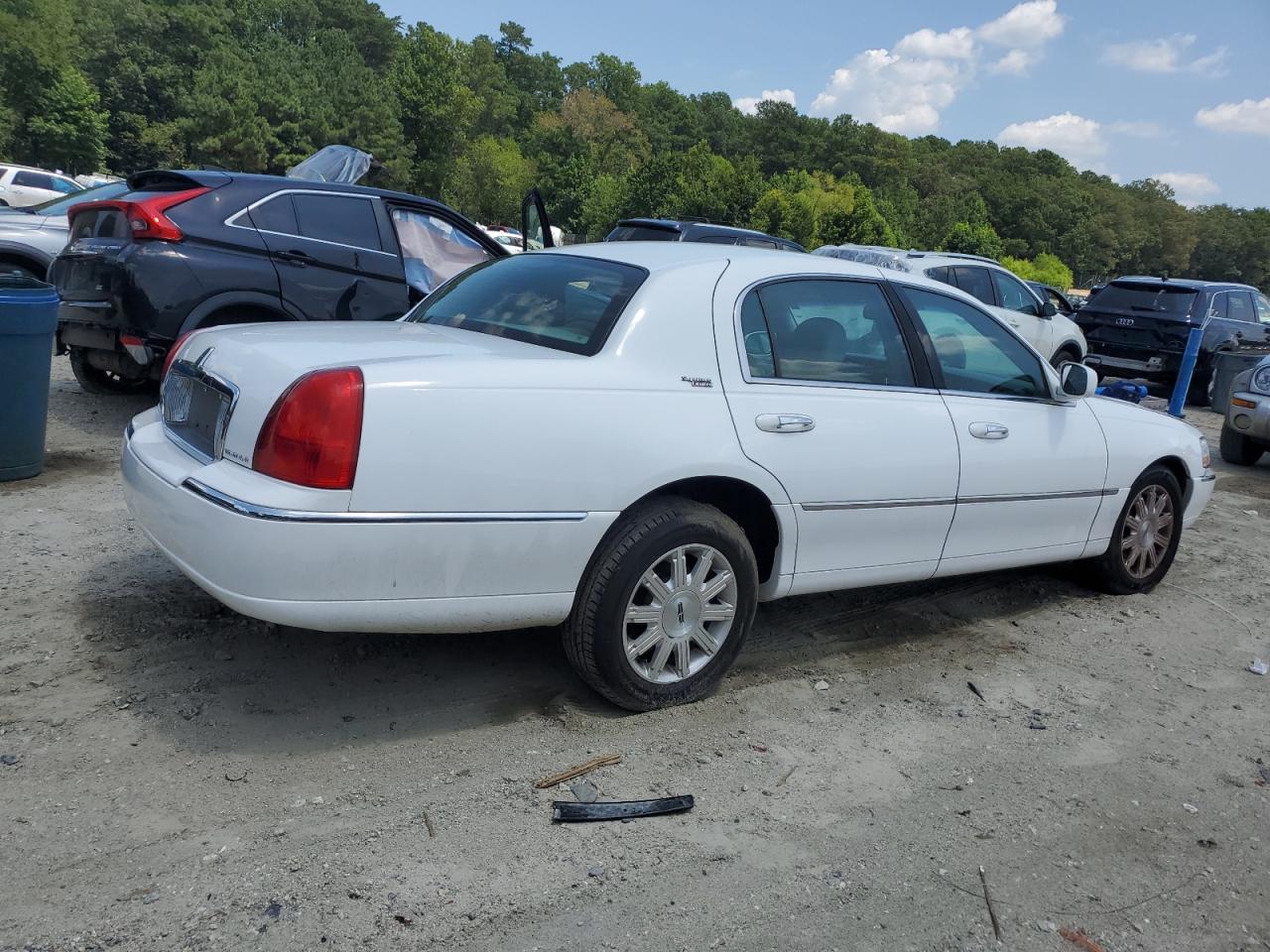 LINCOLN TOWN CAR SIGNATURE LIMITED