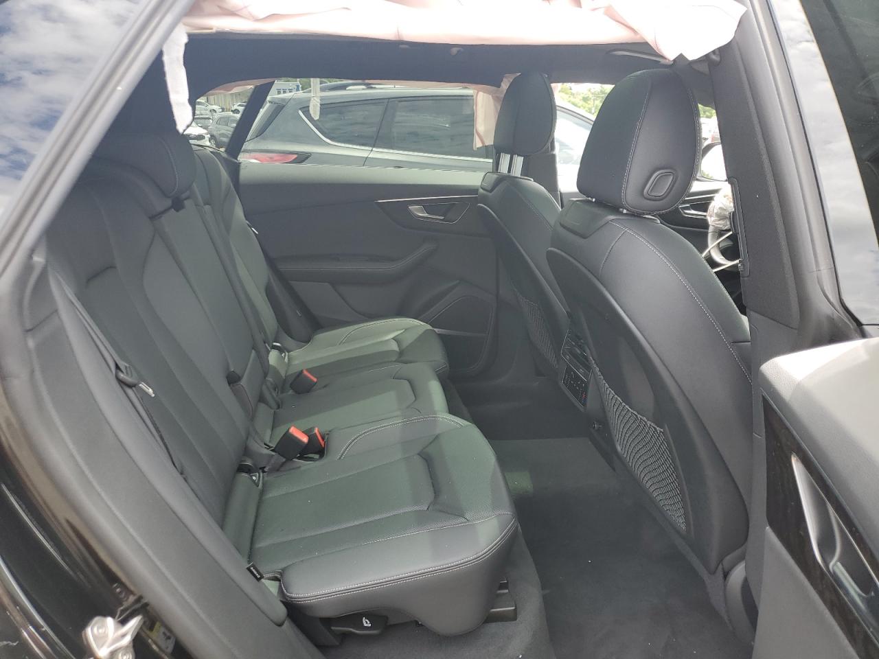 AUDI Q8 PREMIUM PLUS S-LINE