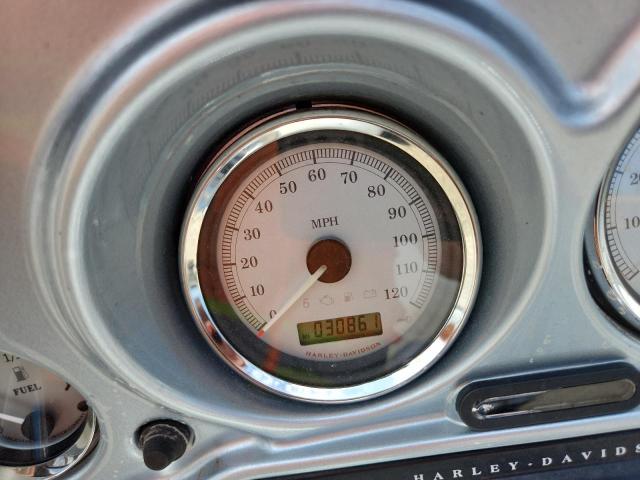 2010 HARLEY-DAVIDSON FLHX - 1HD1KB416AB674980