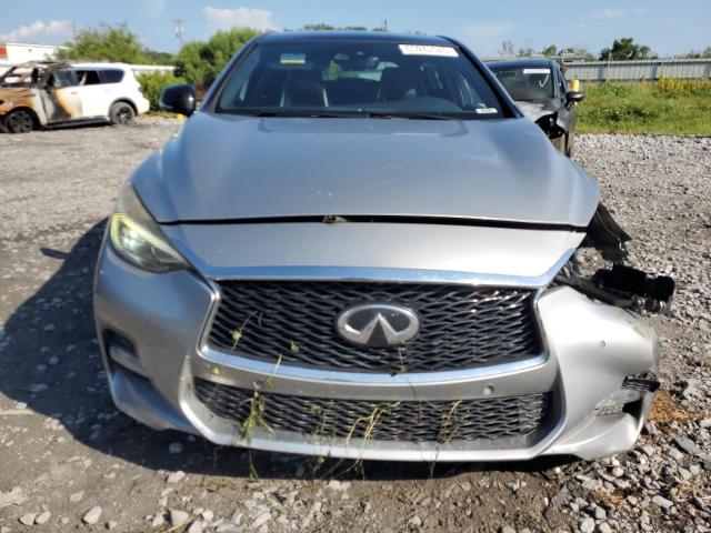 2018 INFINITI QX30 BASE SJKCH5CP1JA040415