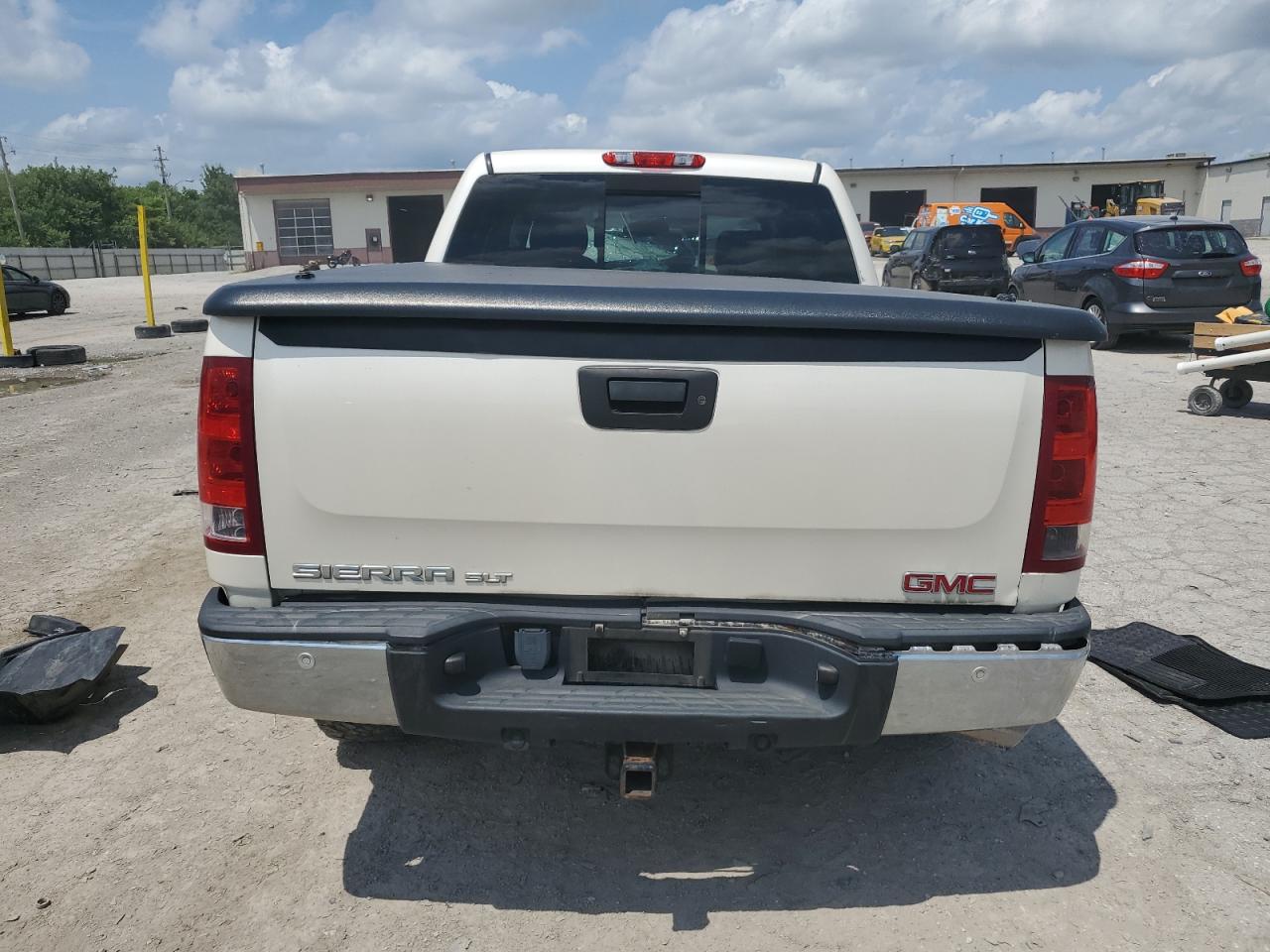 GMC SIERRA C1500 SLT