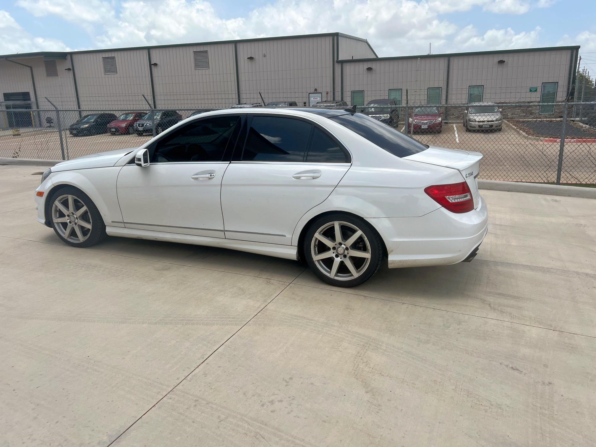 2014 MERCEDES-BENZ C 250 - WDDGF4HB4EA960827