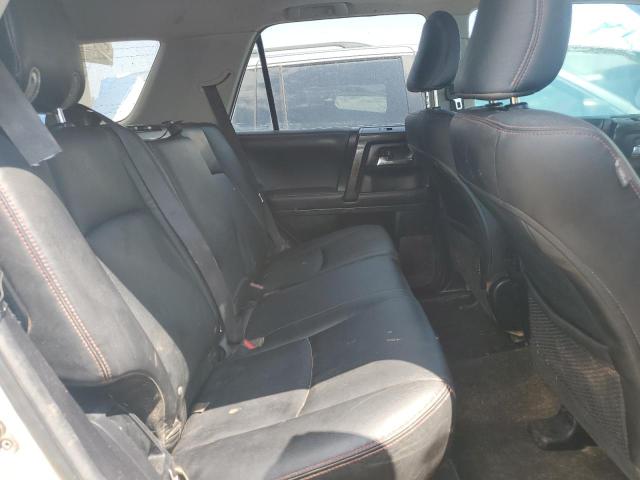 2018 TOYOTA 4RUNNER SR - JTEBU5JR1J5580513