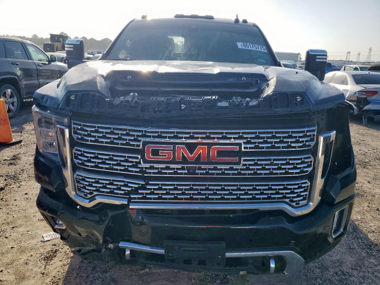 GMC SIERRA K2500 DENALI