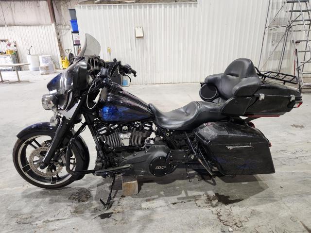 2017 HARLEY-DAVIDSON FLHTCU ULT 1HD1FCC15HB659814
