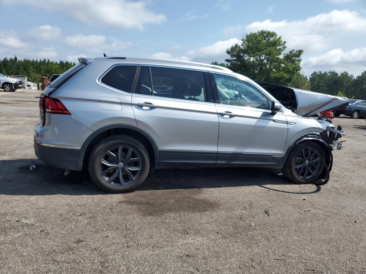 VOLKSWAGEN TIGUAN SE