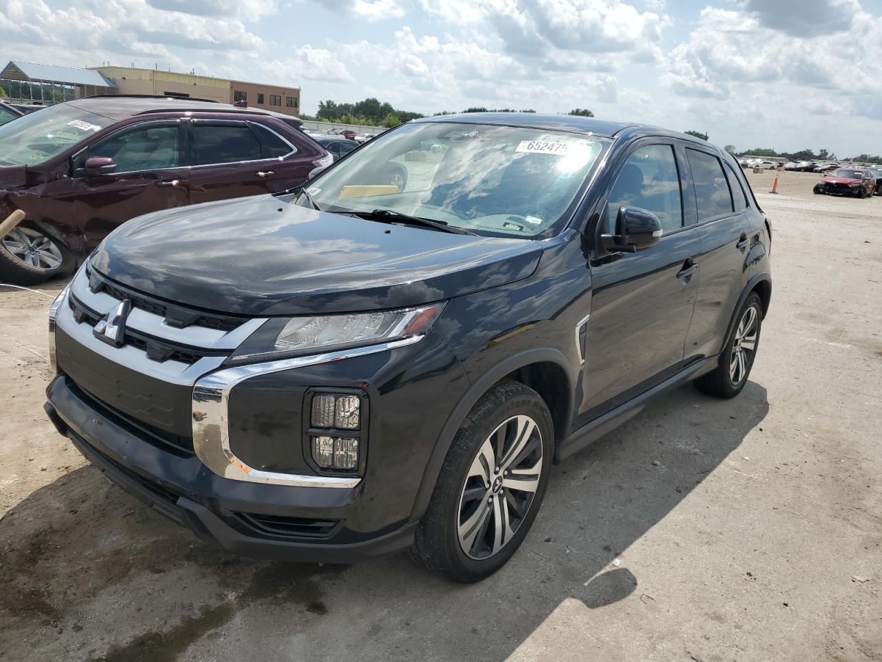 MITSUBISHI OUTLANDER SE