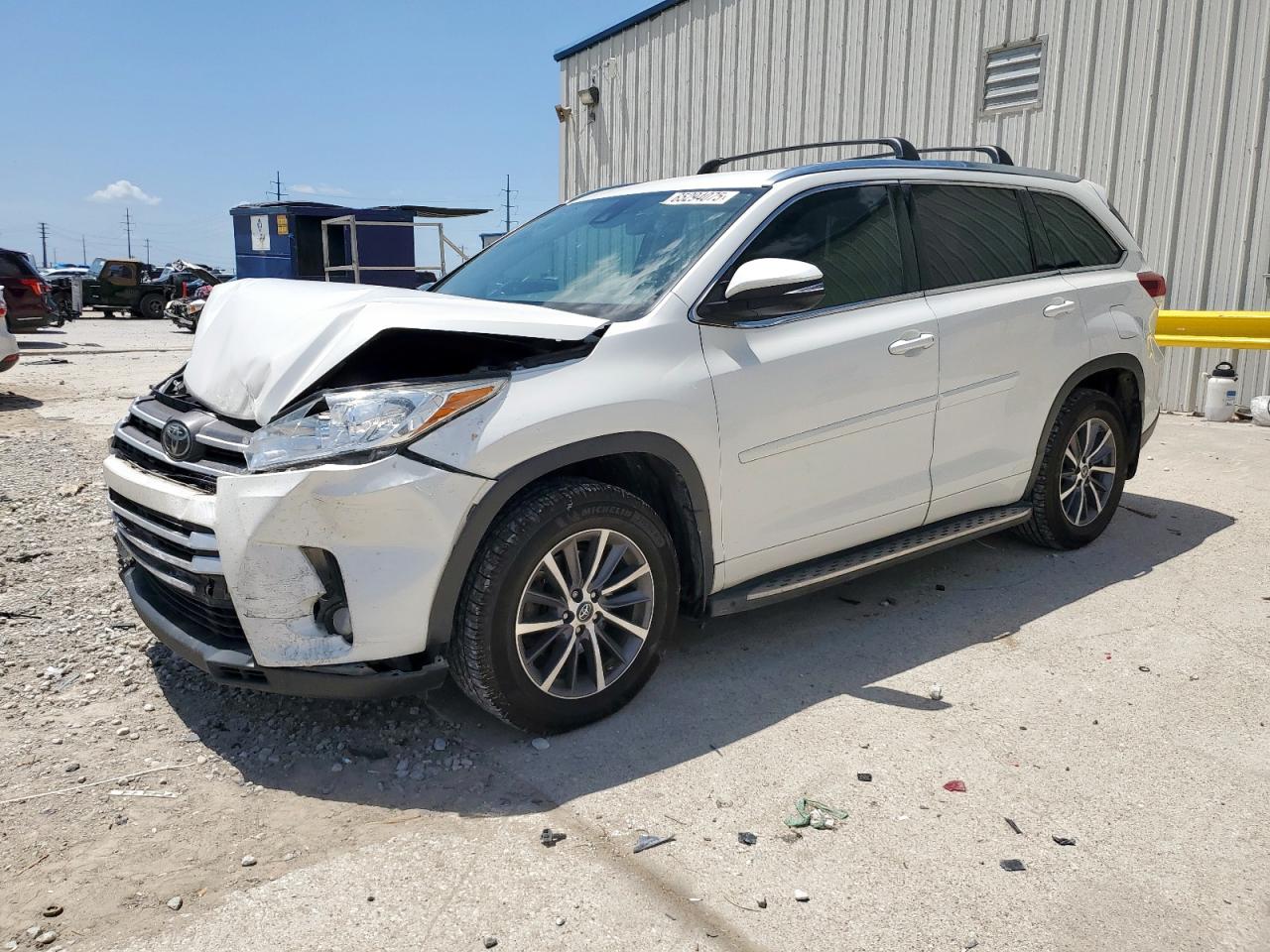 TOYOTA HIGHLANDER SE
