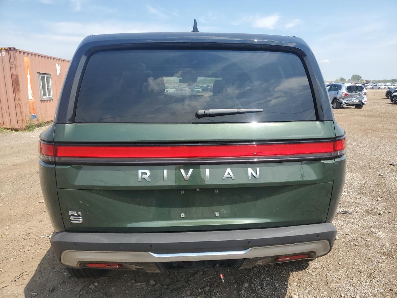 RIVIAN R1S ADVENTURE