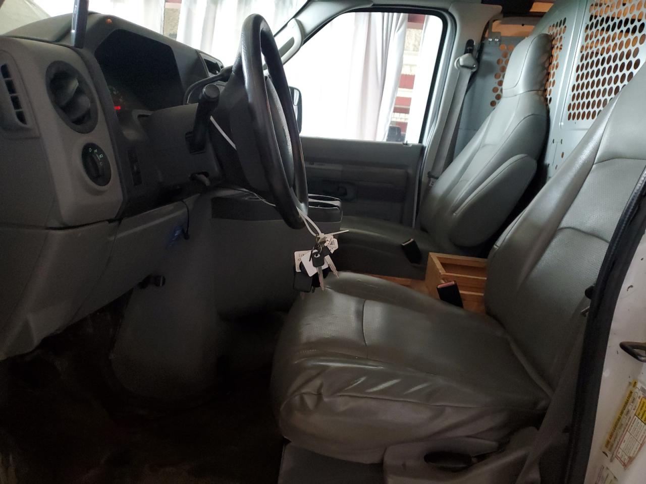 FORD ECONOLINE E250 VAN