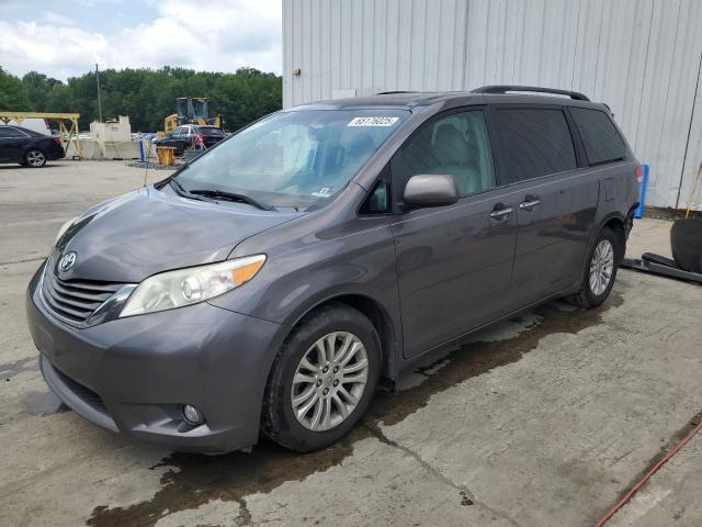 TOYOTA SIENNA XLE