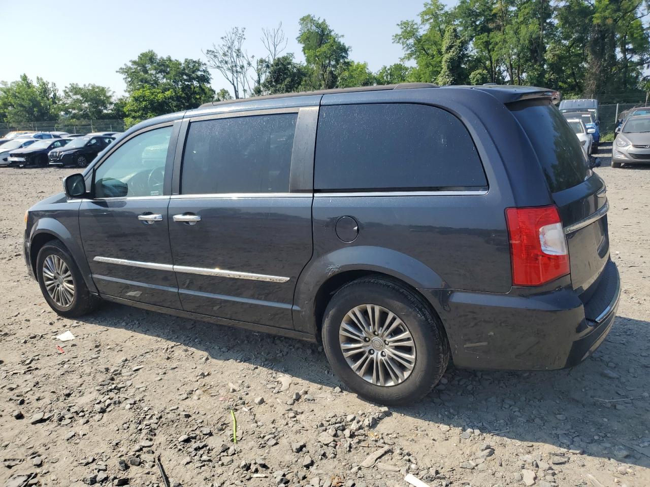 CHRYSLER TOWN & COUNTRY TOURING L