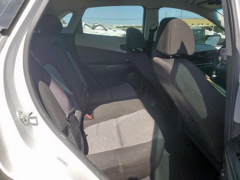2019 HYUNDAI KONA SE - KM8K12AA7KU203239