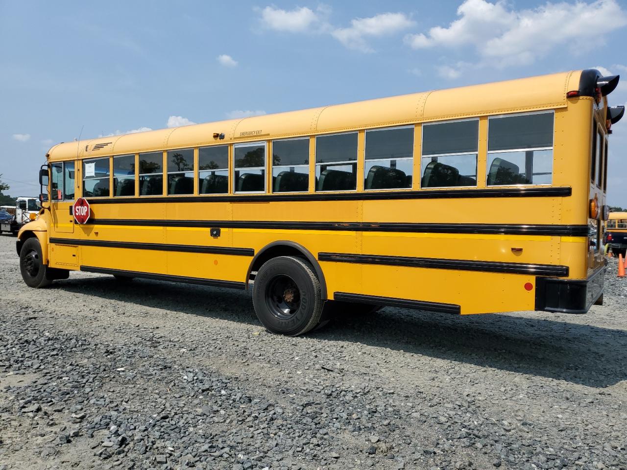 Lot #3213134459 2014 IC CORPORATION 3000 CE