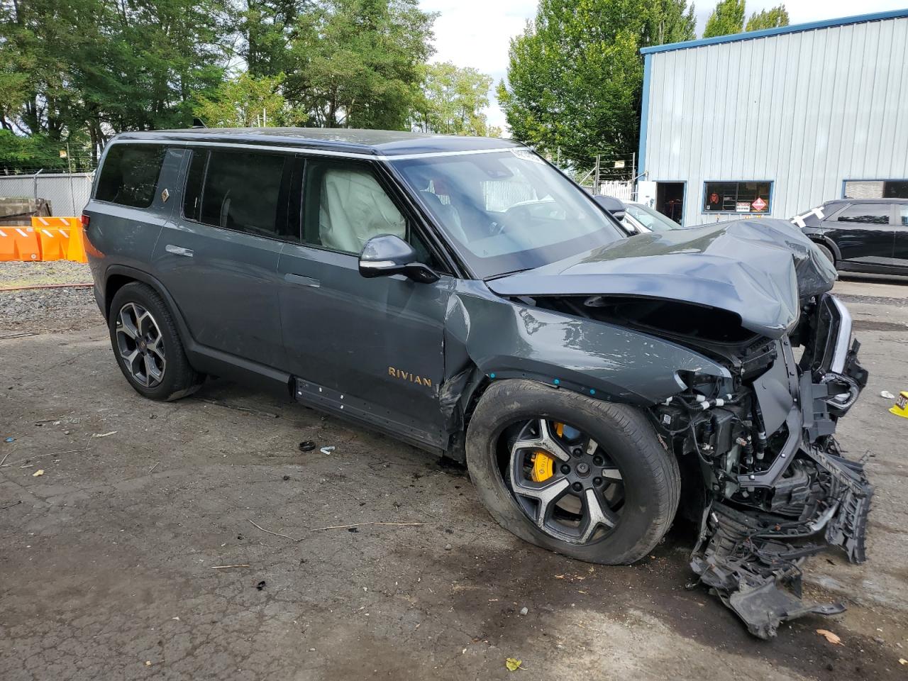 RIVIAN R1S LAUNCH EDITION