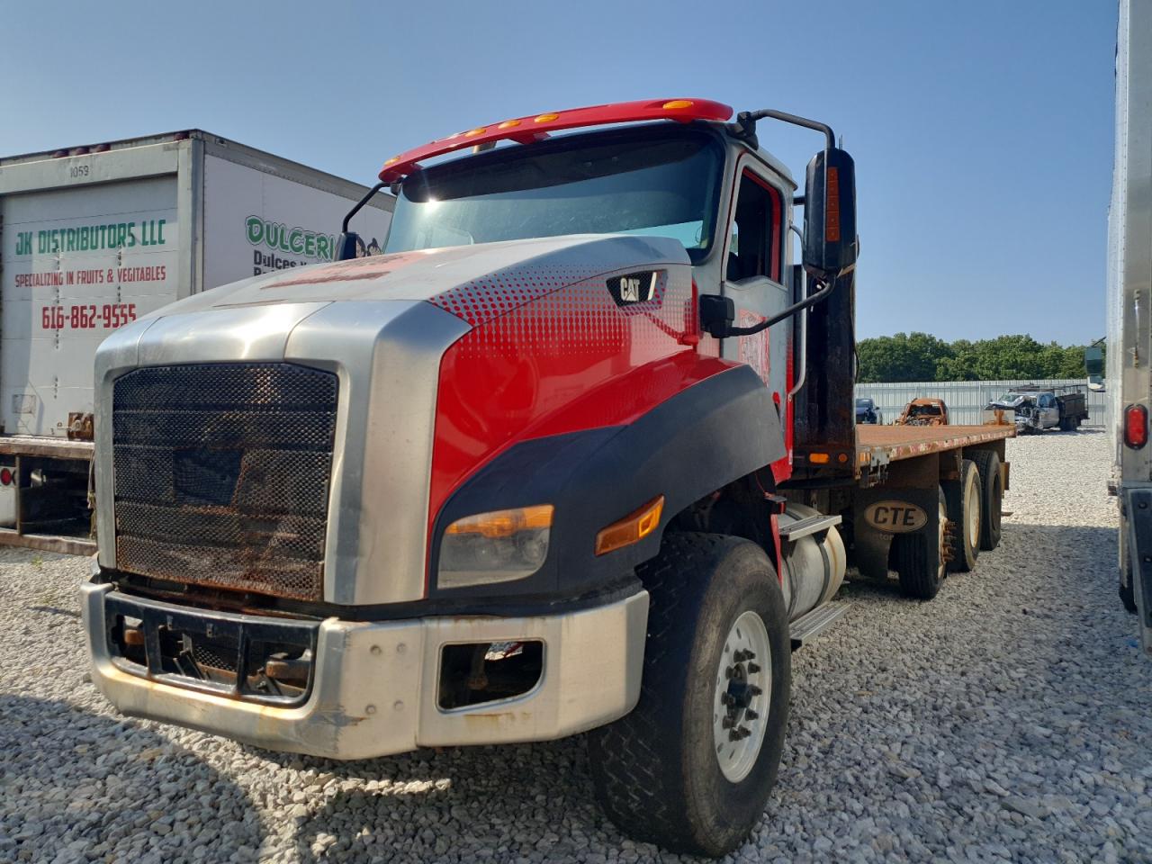 Lot #3221401340 2014 CATERPILLAR CT660