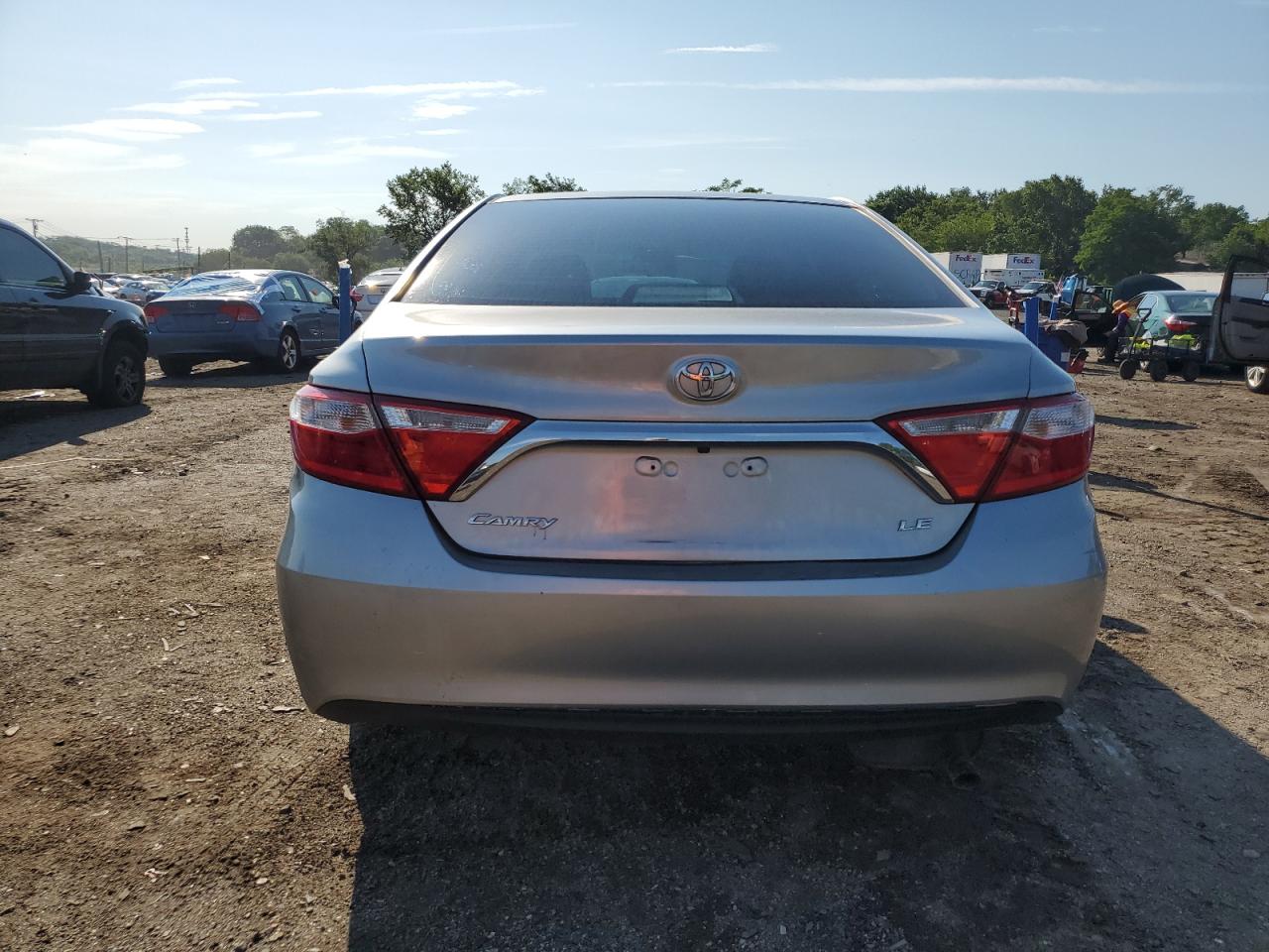Toyota Camry le 2016