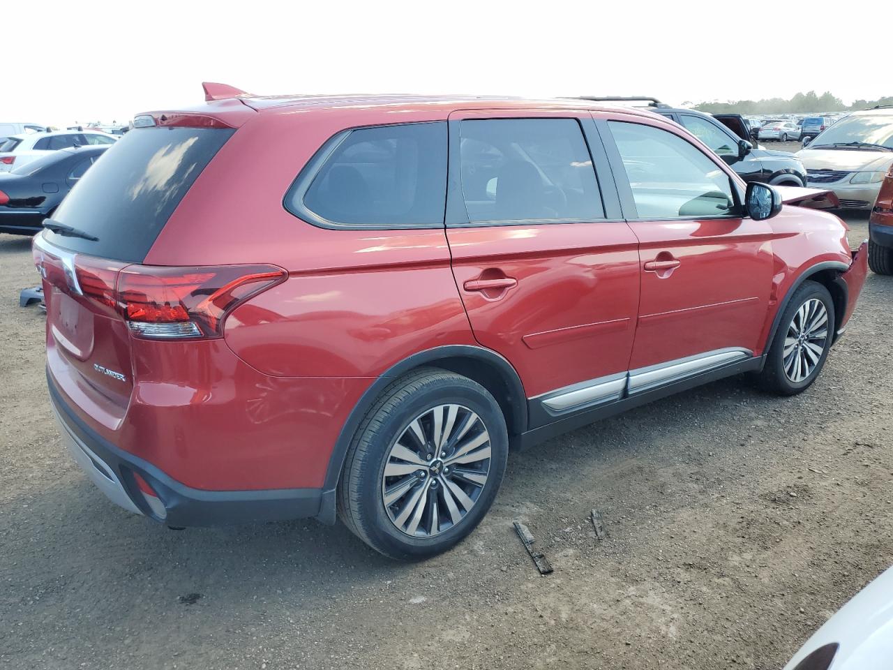 MITSUBISHI OUTLANDER ES