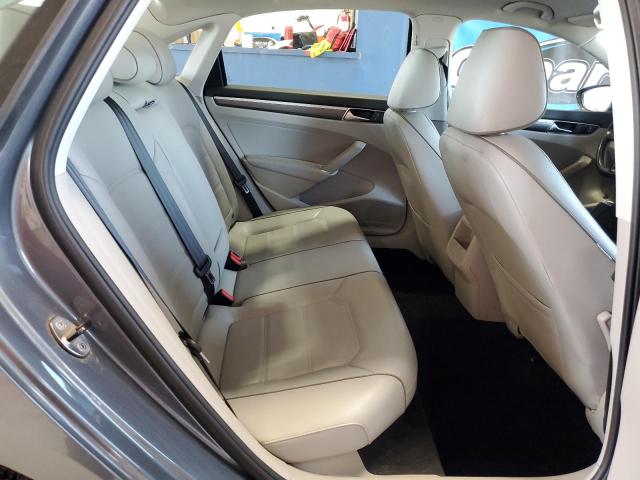 2017 VOLKSWAGEN PASSAT R-LINE - 1VWDT7A30HC045831