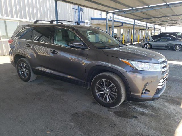 2019 TOYOTA HIGHLANDER - 5TDKZRFH1KS555300