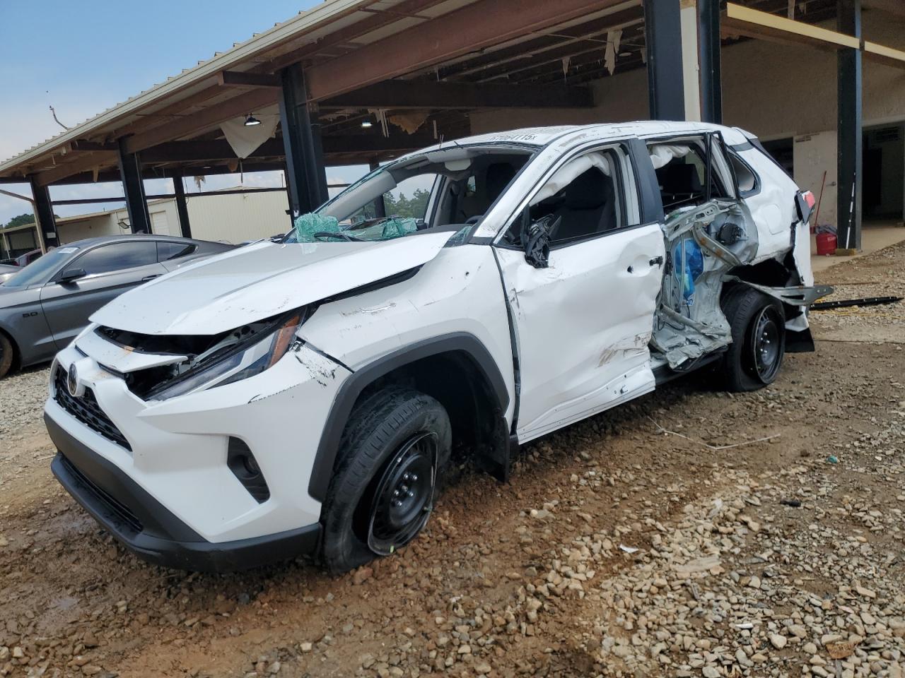 TOYOTA RAV4 LE