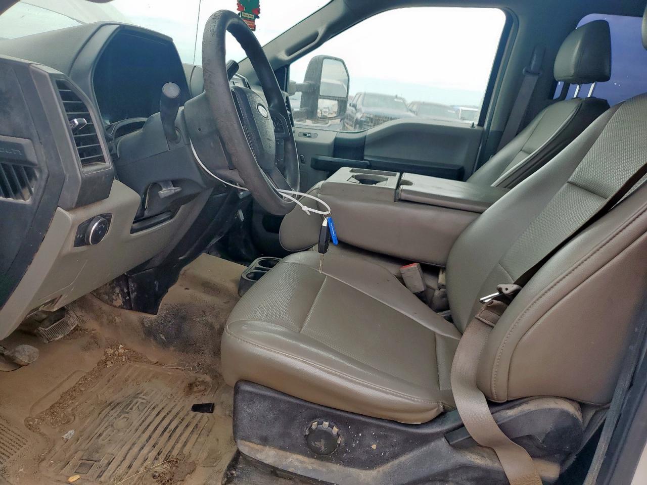 FORD F-550 SUPER DUTY