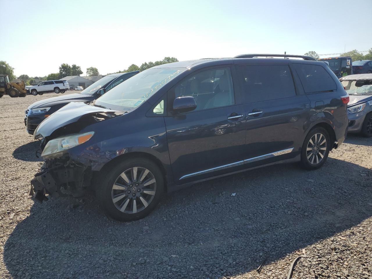 TOYOTA SIENNA XLE