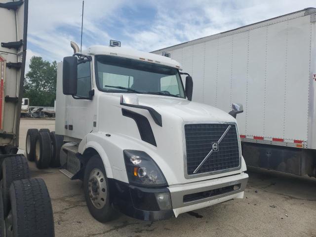 Global Auto Auctions: 2015 VOLVO VNL