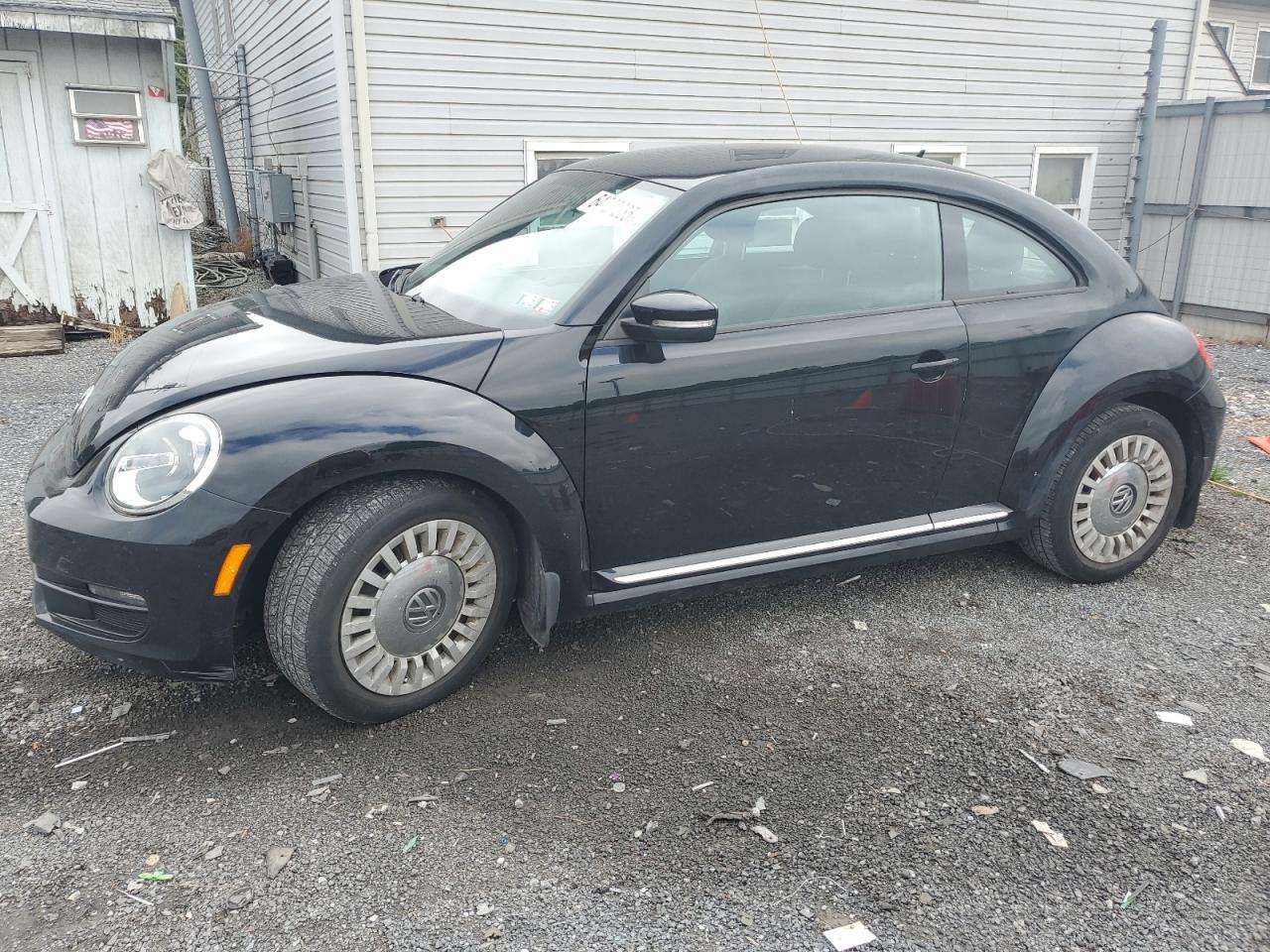 VOLKSWAGEN BEETLE