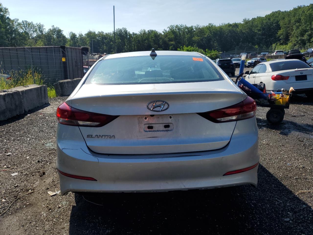 HYUNDAI ELANTRA SE