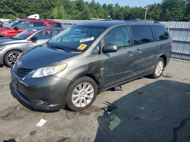 TOYOTA SIENNA LE