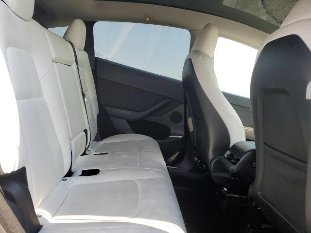 2024 TESLA MODEL Y 7SAYGDEE1RF126959