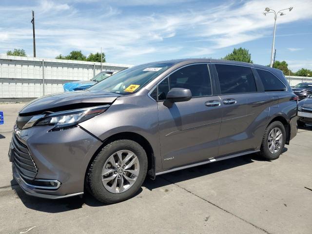 TOYOTA SIENNA XLE