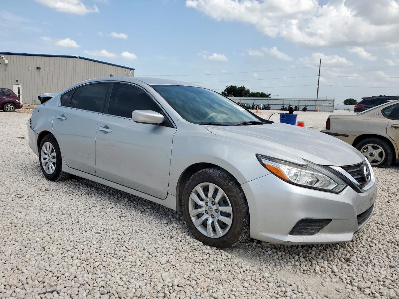 Lot #3302772406 2017 NISSAN ALTIMA 2.5