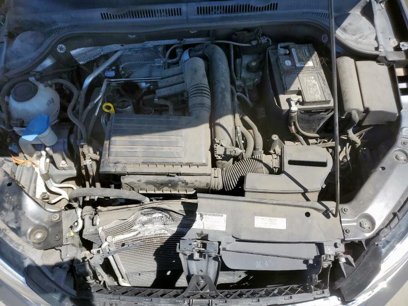 2018 VOLKSWAGEN JETTA SE - 3VWDB7AJ7JM229377