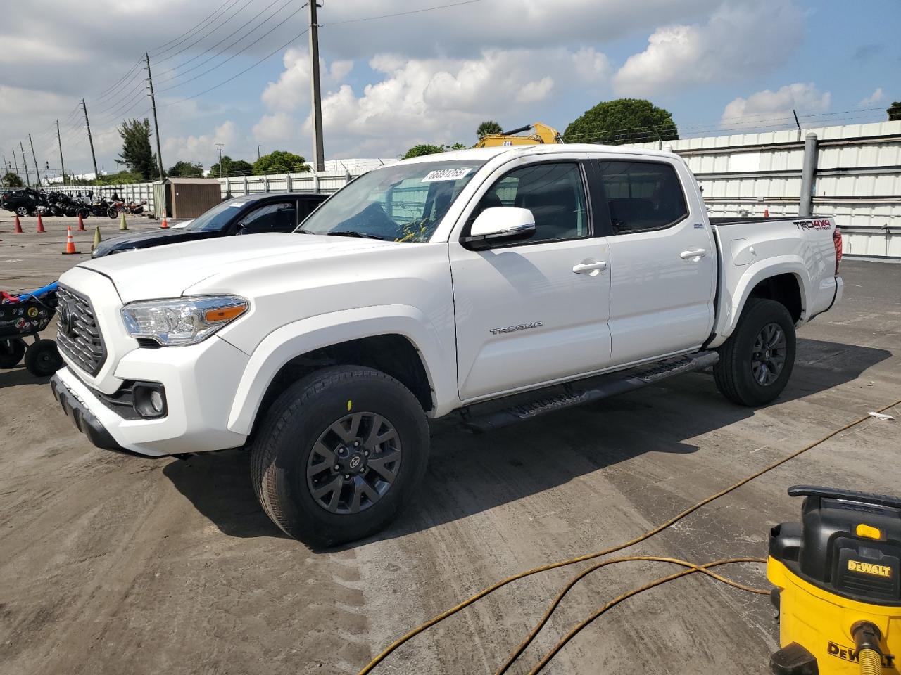 TOYOTA TACOMA DOUBLE CAB