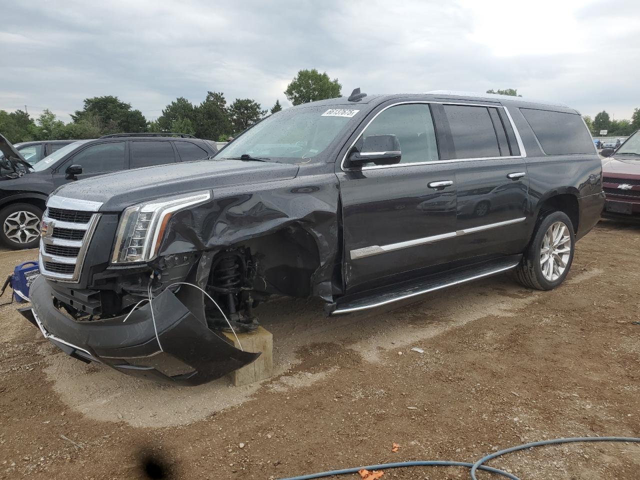 CADILLAC ESCALADE ESV LUXURY