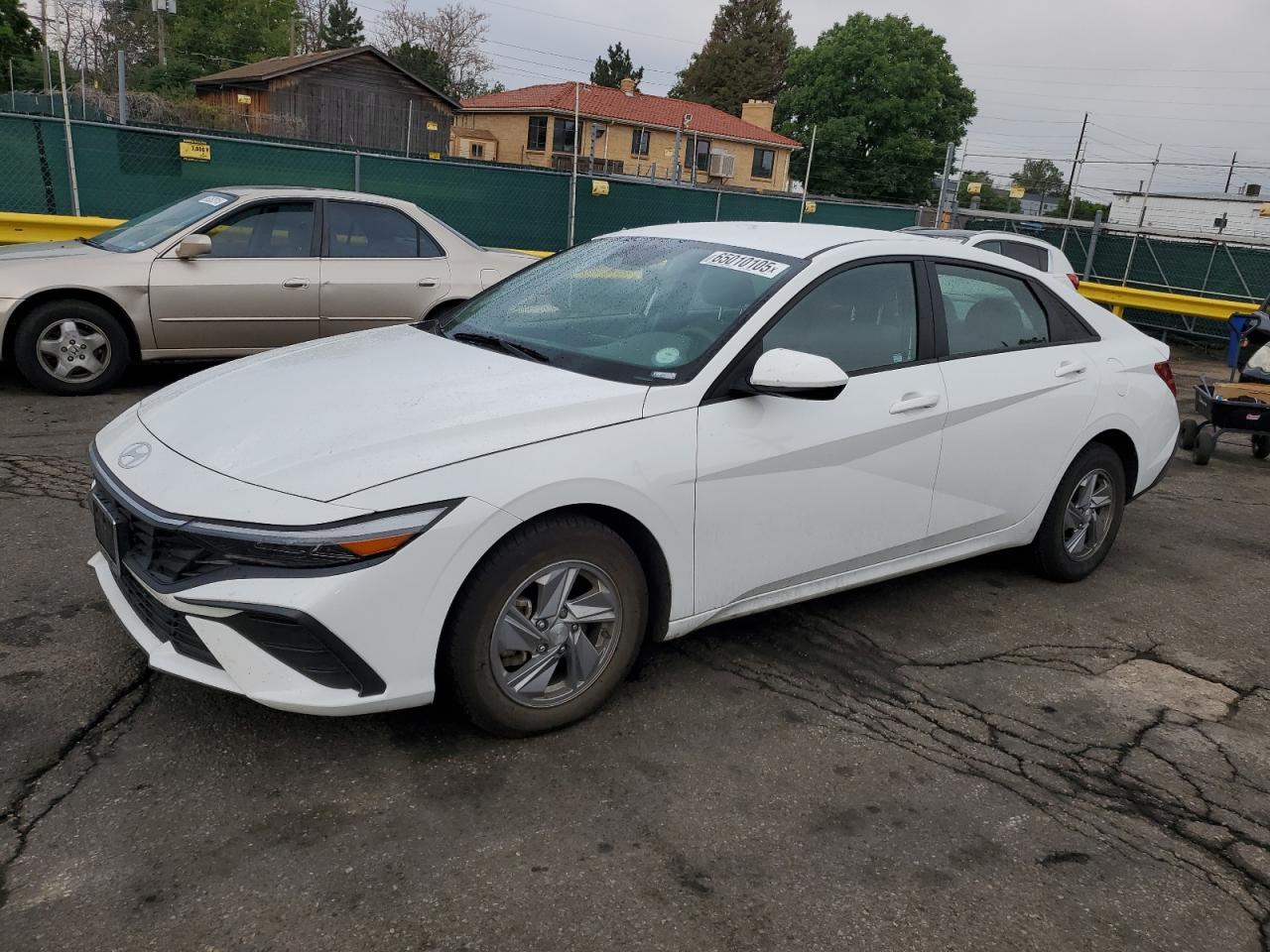 HYUNDAI ELANTRA SE