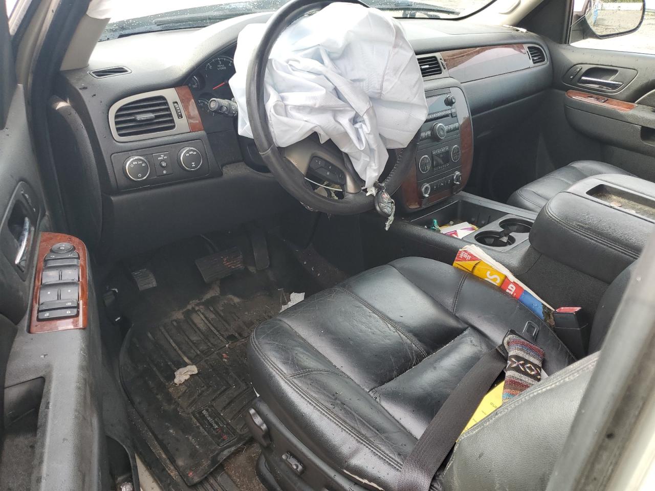 CHEVROLET SUBURBAN K1500 LT