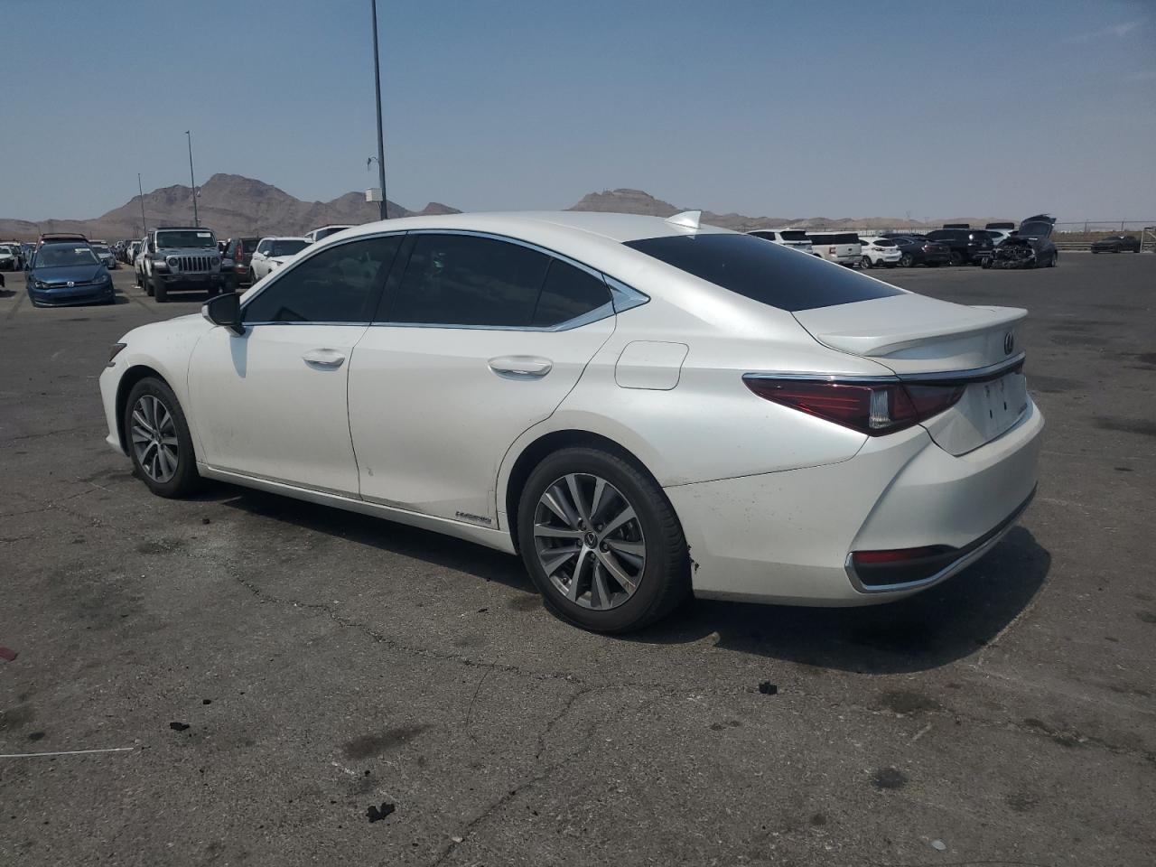 LEXUS ES 300H BASE