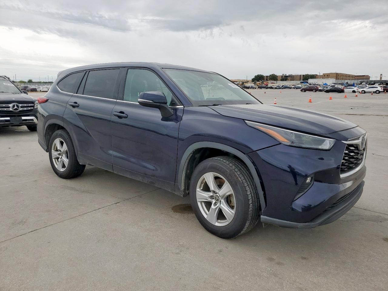 TOYOTA HIGHLANDER HYBRID LE