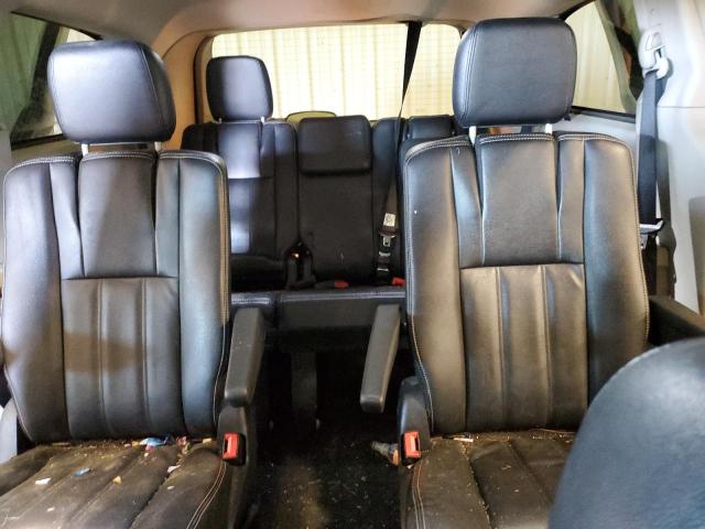2015 CHRYSLER TOWN & COU 2C4RC1BG4FR560679
