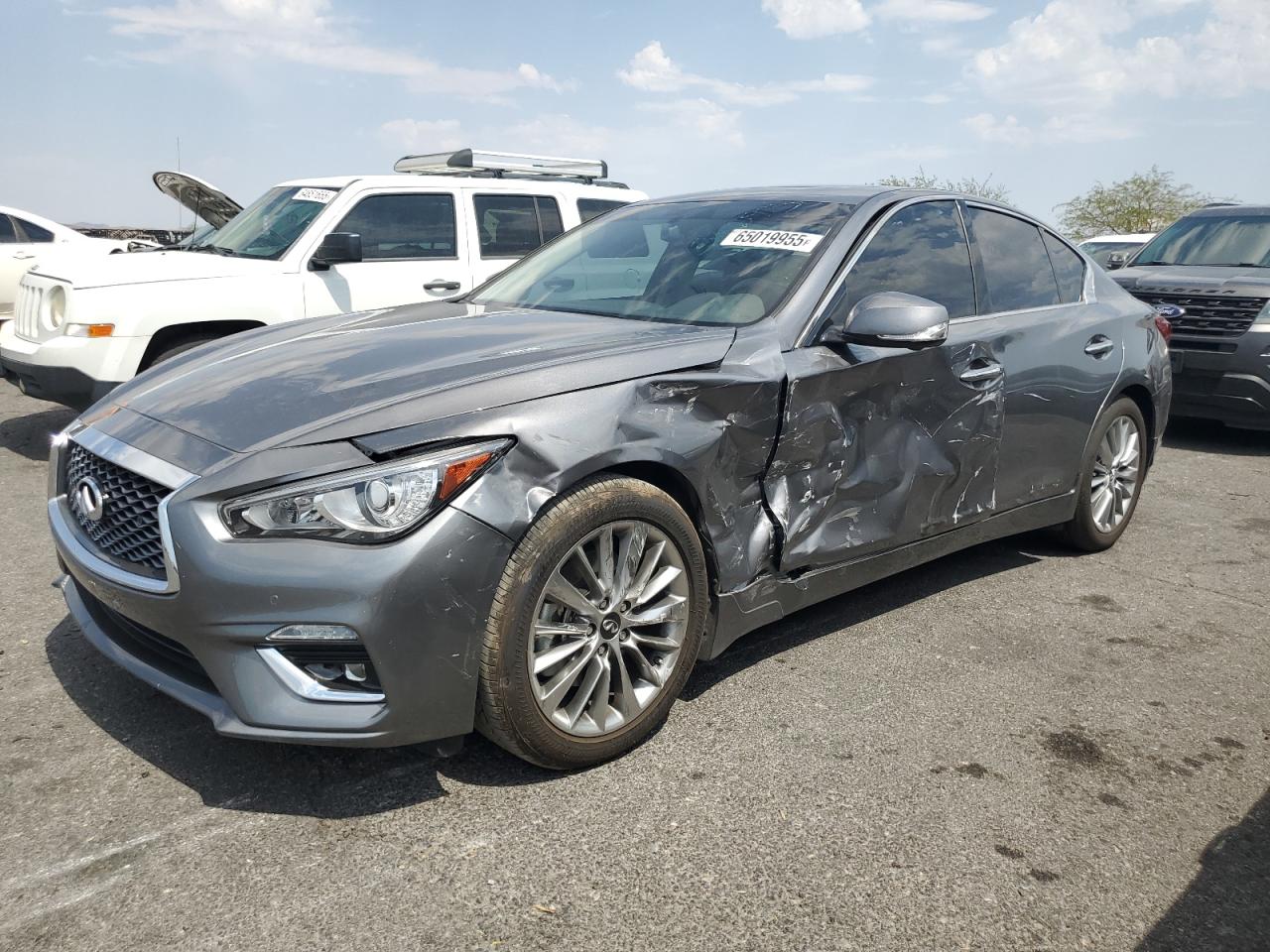 INFINITI Q50 LUXE